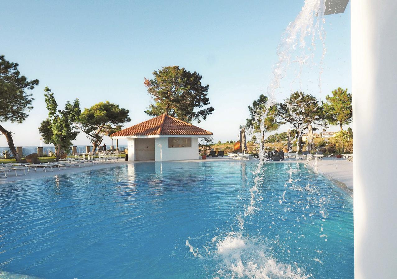Отель Tui Blue Tropea Санта-Доменика Экстерьер фото